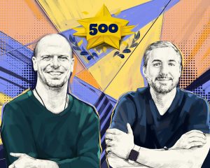 Artist's rendering of Tim Ferriss and Kevin Rose with a star above them that says, "500."
